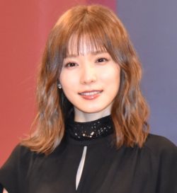 松岡茉優